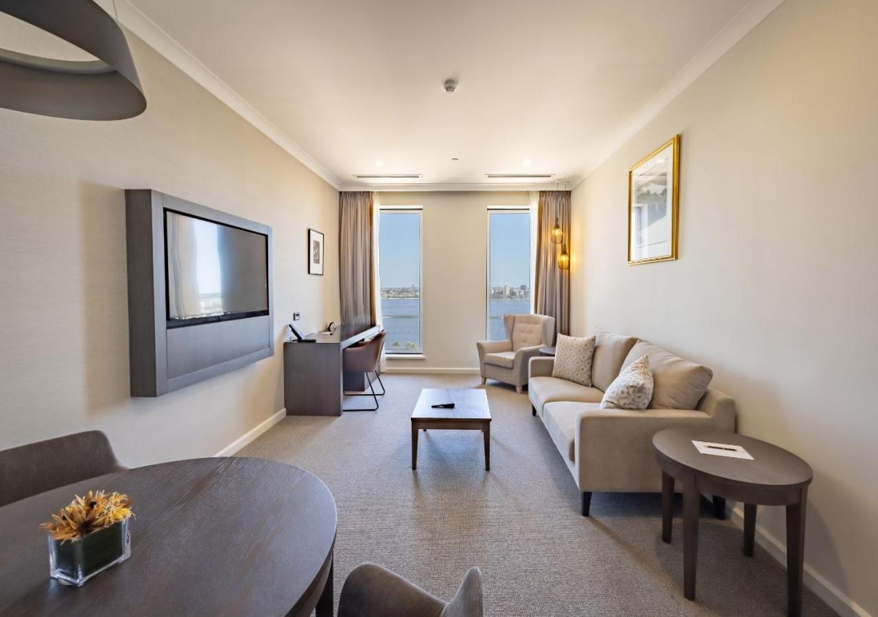 โรงแรมดักซ์ทัน เพิร์ท ภายนอก รูปภาพ A suite at the hotel