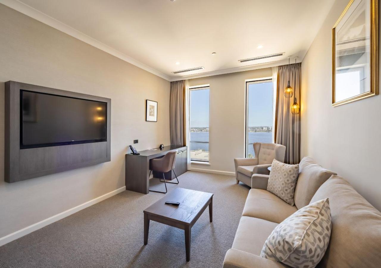 โรงแรมดักซ์ทัน เพิร์ท ภายนอก รูปภาพ A suite at the hotel