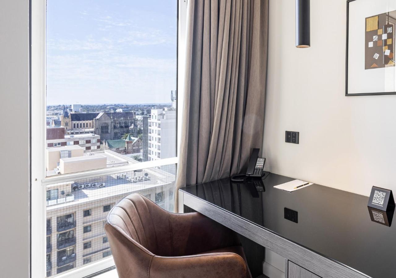 โรงแรมดักซ์ทัน เพิร์ท ภายนอก รูปภาพ A room at the hotel