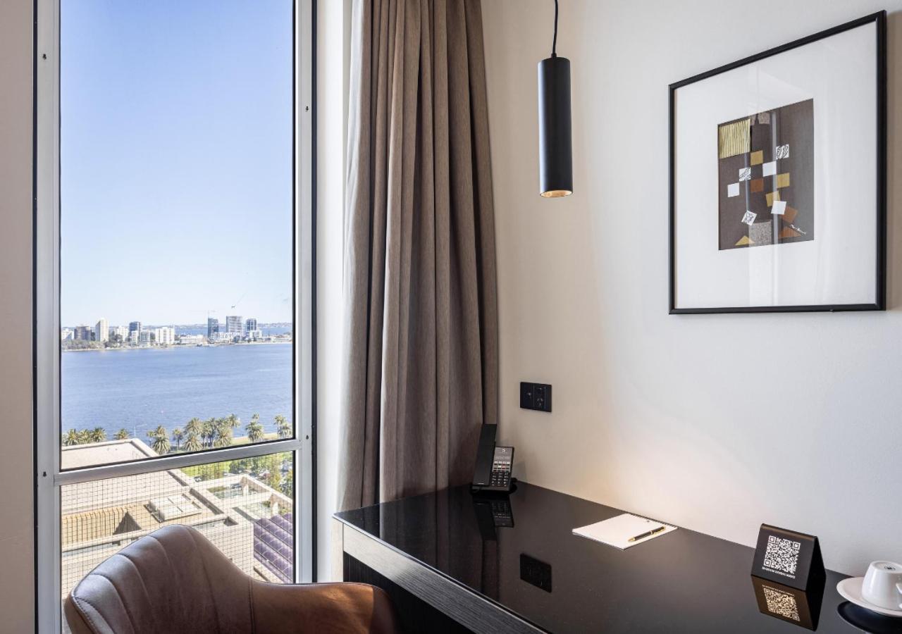 โรงแรมดักซ์ทัน เพิร์ท ภายนอก รูปภาพ A room at the hotel