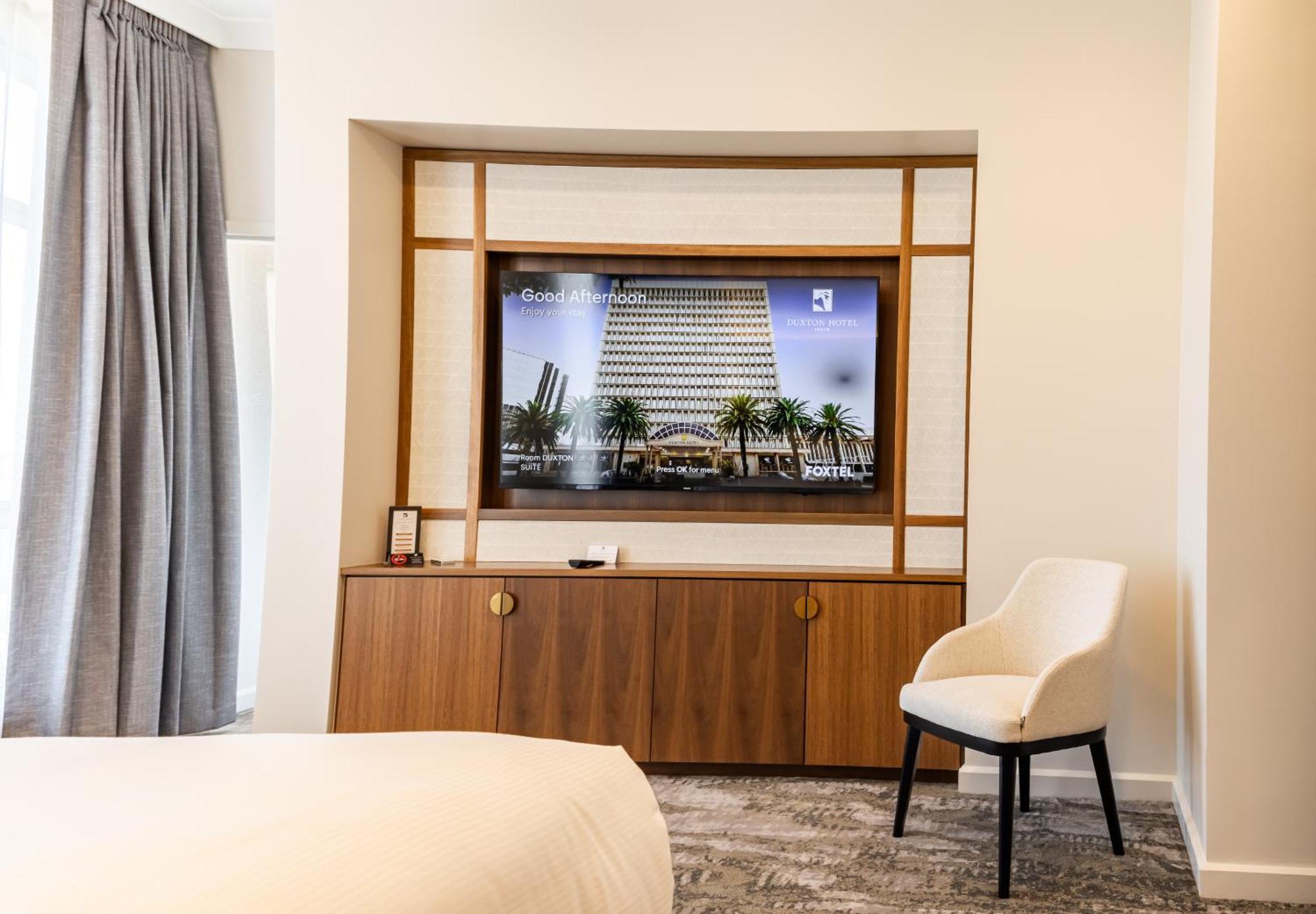โรงแรมดักซ์ทัน เพิร์ท ภายนอก รูปภาพ A room at the hotel